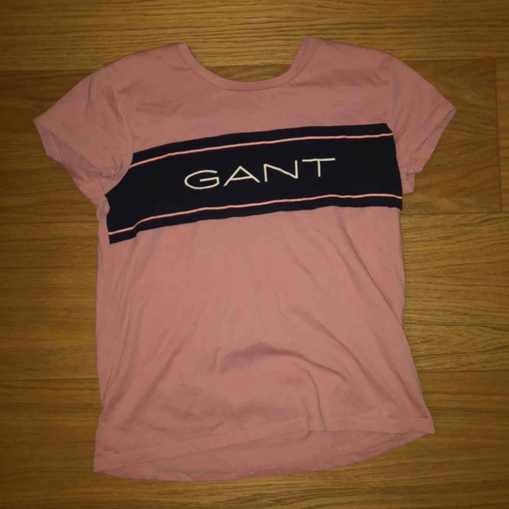 Rosa Gant t-shirt från Kidsbrandstore 