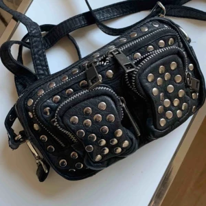  - Säljer min fina Nunoo bag köpt för knappt ett år sen, tar emot att sälja men använder knappt längre💕
