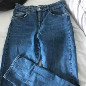  - snygga blåa jeans 