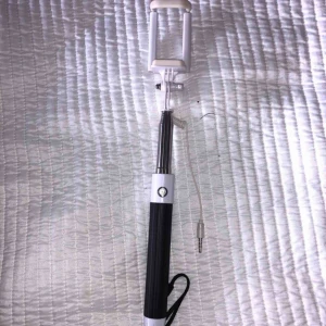  - Super bra och du kan använda en liten anan slad så att du kan använda den till 8,9 och x och så vidare och har inte använt den men den tar super fina porto👍🏼😊