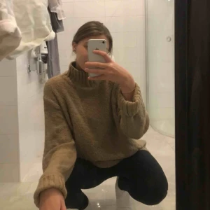  - Skön stickad tröja från HM. 