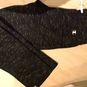  - Nyskick. Använda 1 gång. Utsvängda 