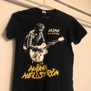  - Håkan Hellström merch ifrån 2016, bra skick!!  Frakt tillkommer 😘