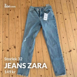  - Jeans som tyvärr är för små för mig! Aldrig använda!