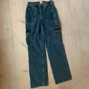  - Jättesnygga högmidjade jeans med fickor💜💜💜