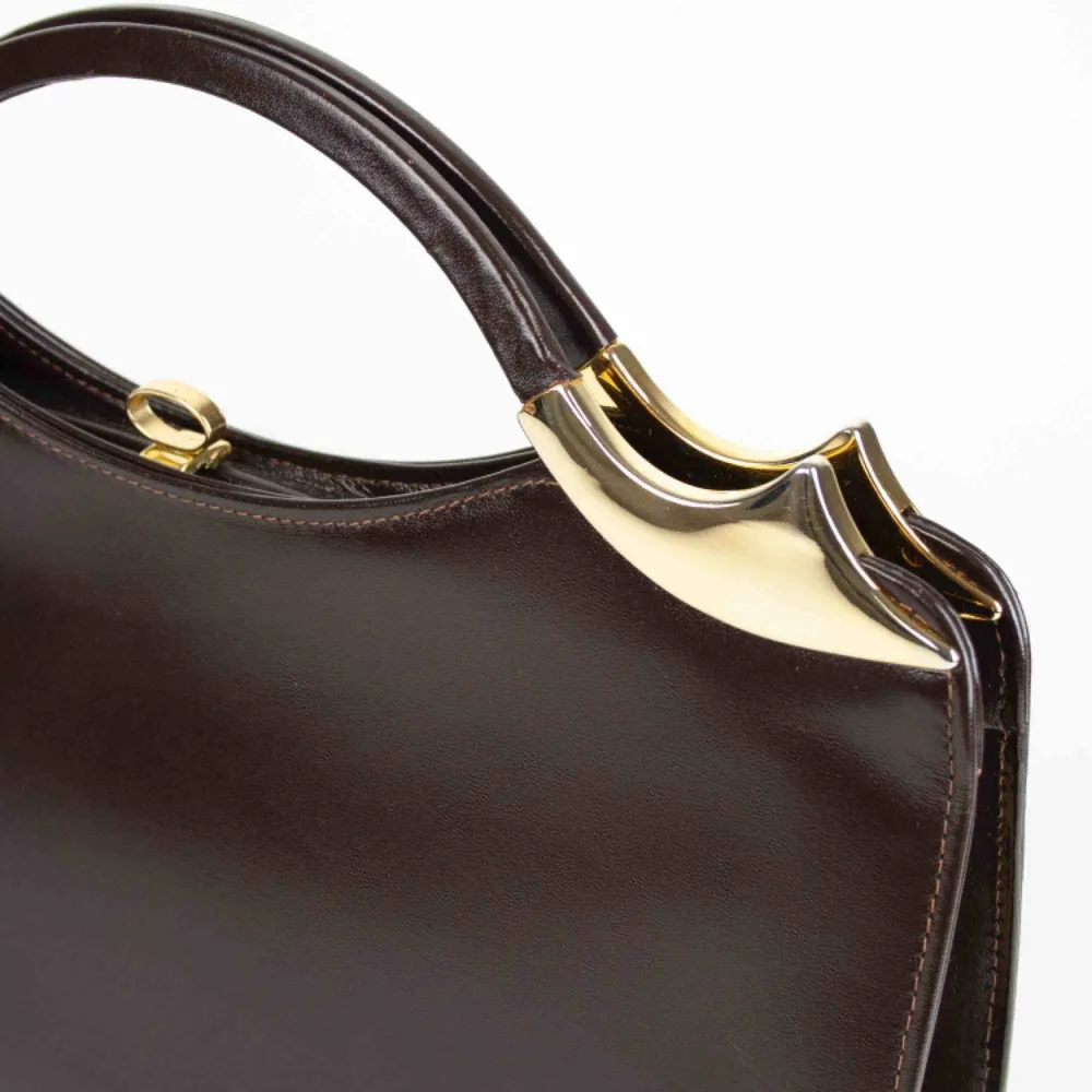 Vintage 60s classic leather top handle handbag in brown Height: 19 Width: 33.5 Depth: 6.5 Free shipping! Ask for the full description! No returns!. Väskor.