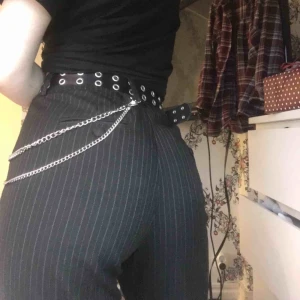 Kostymbyxor - Superfina kostymbyxor, uppskattar till strl M. Raka i benen, väldigt bra skick