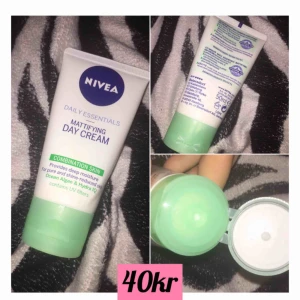  - Nivea ansiktskräm 💎 Använd 2-5ggr 👌🏼 Frakt tillkommer på 20kr📦 Fast pris✅