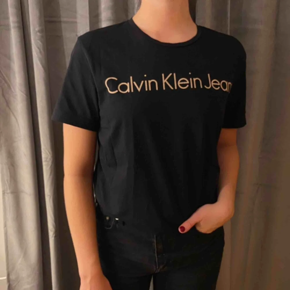 Tisha från Calvin Klein som ej används tillräckligt.✌🏼. T-shirts.