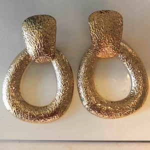  - Örhängen endast testade, spritas såklart innan dom skickas! 