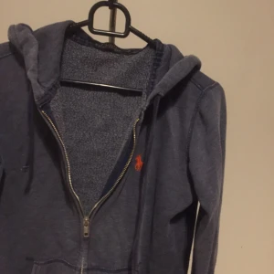  - Ralph Lauren tjocktröja, storlek S. Sitter snyggt! 