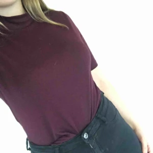  - Fin tröja från h&m. I fint skick och bara använd ett fåtal gånger. Stor i storleken för mig som vanligtvis har s/m💕