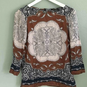 Massimo dutti blus  - Vacker blus i tunt siden från Massimo dutti