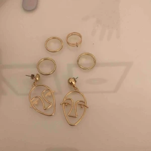  - smycken från Gina! Alla för 40kr, köparen står för frakt💗 hör av er för frågor