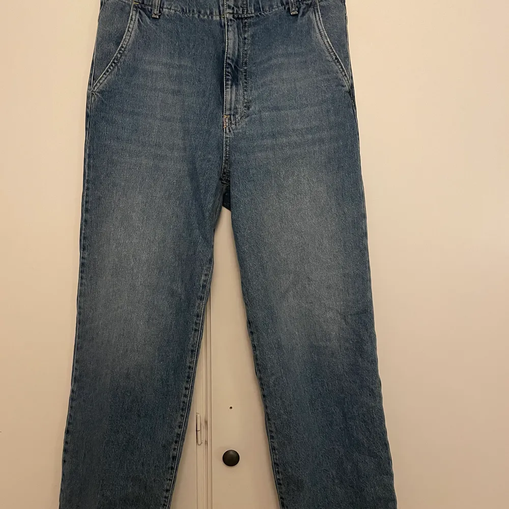 Snygga helt raka jeans från gina tricot. Modellen heter Perfect Jeans. Använda fåtal gånger. . Jeans & Byxor.