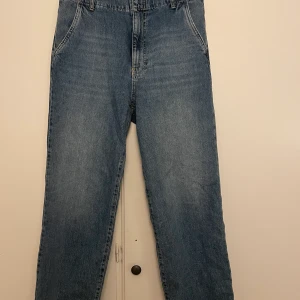 Jeans - Snygga helt raka jeans från gina tricot. Modellen heter Perfect Jeans. Använda fåtal gånger. 