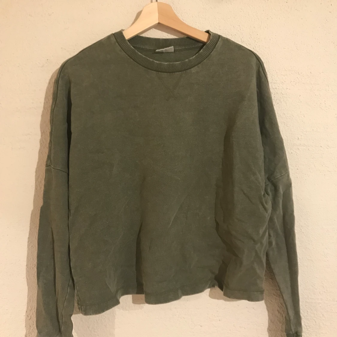 Grön sweatshirt Weekday stl XS