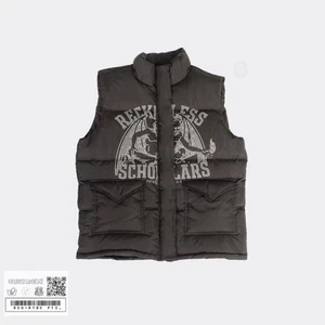 Reckless Scholars Puffer Vest - Helt ny svart Puffer Vest från Reckless Scholars i st M. Skickar i oöppnad förpackning. Slutsåld i alla storlekar samt färger på deras hemsida. 