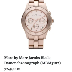 Marc Jacobs klocka m box och extra kedjor 1000kr - Marc Jacobs klocka i roséguld. Har extra kedjor ifall den behöver anpassas, boxen finns även kvar. Säljer på grund av att jag inte använder den så mycket. Nypris 3 249kr