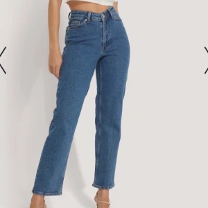Nakd V-shaped Jeans - Originalpris 450, aldrig använda. Säljer pga fel storlek. 