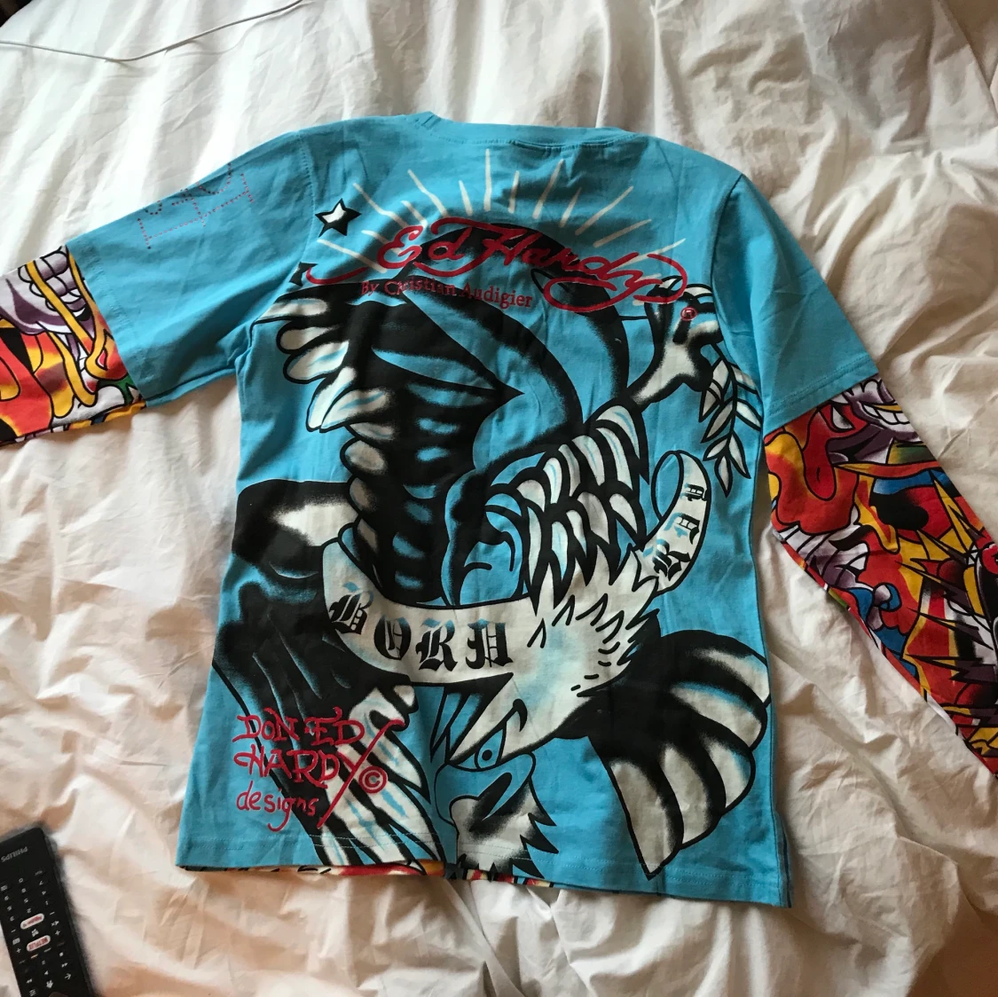 Ed Hardy tröja med långa armar.