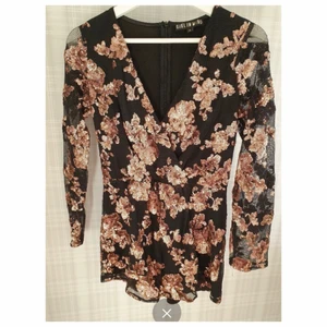 Madlady - Byxdress från madlady storlek small väldigt fint skick använd 2 gånger