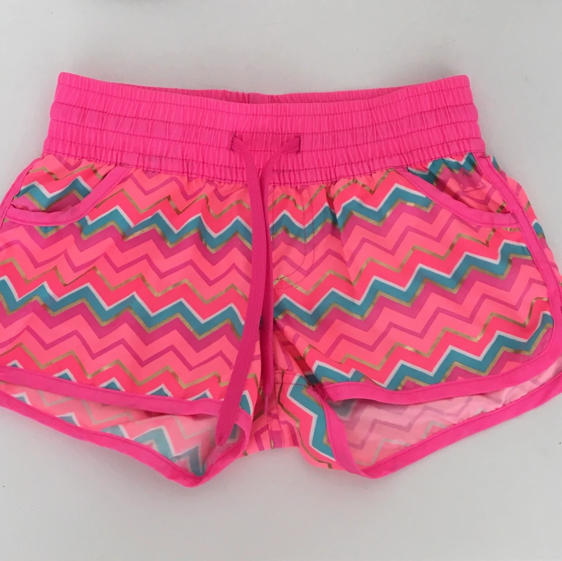 Kortare shorts i badmaterial 💗