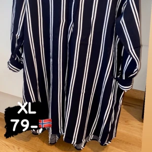 Blus  - 💗Denna blus kan vara klädd i två former... Som en klänning eller med byxor💗