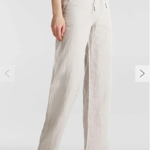 Linne byxa - Super fin linnebyxa från märket Esprit. Supper snygg och trendig  linne byxa  men tyvär för små för mig.  Jag kan mötas upp i sthlm men även frakta.  Storleken är 36 och längden är 32