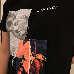 Tshirt - Knappt använd tshirt💗 frakt ingår ej💗