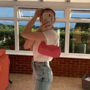 bagutte - Sjukt fina baguette väska som kommer aldrig till användning! Finns andra färger! ❗️Obs❗️ Lånad bild ❗️