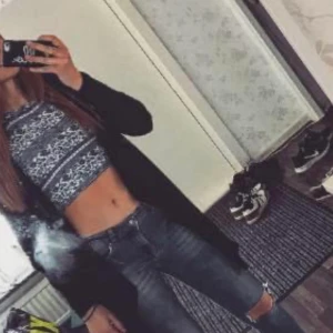 Linne - Superfint ”magtröje” linne, säljer pga att den blivit för liten för mig tyvärr. Finns en ”osynlig” dragkedja på sidan så att man lätt kan ta av och på sig linnet. Pris 50kr + frakt 📦 skriv om det är något du undrar över 💞