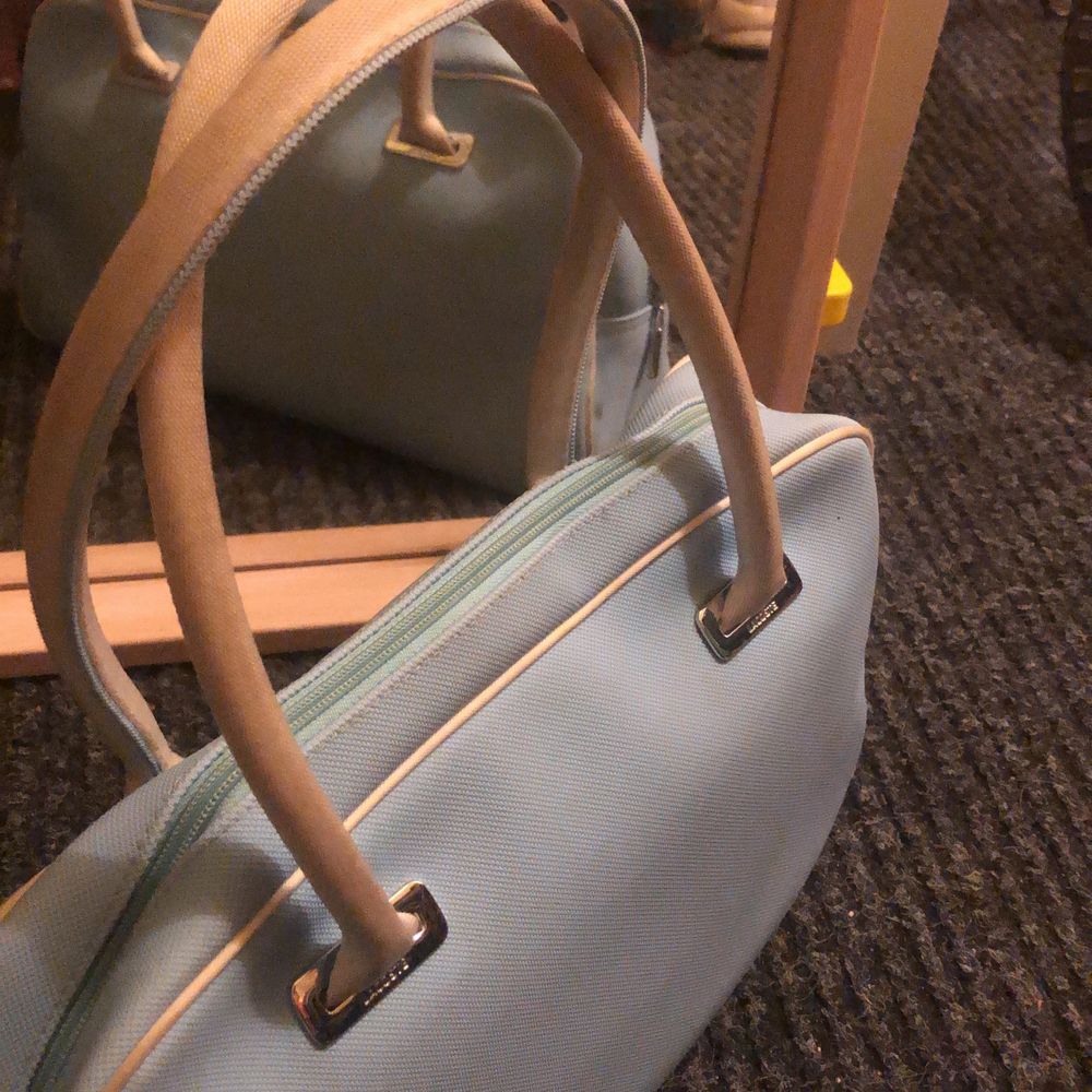 Blå Lacoste väska - Lacoste | Plick Second Hand