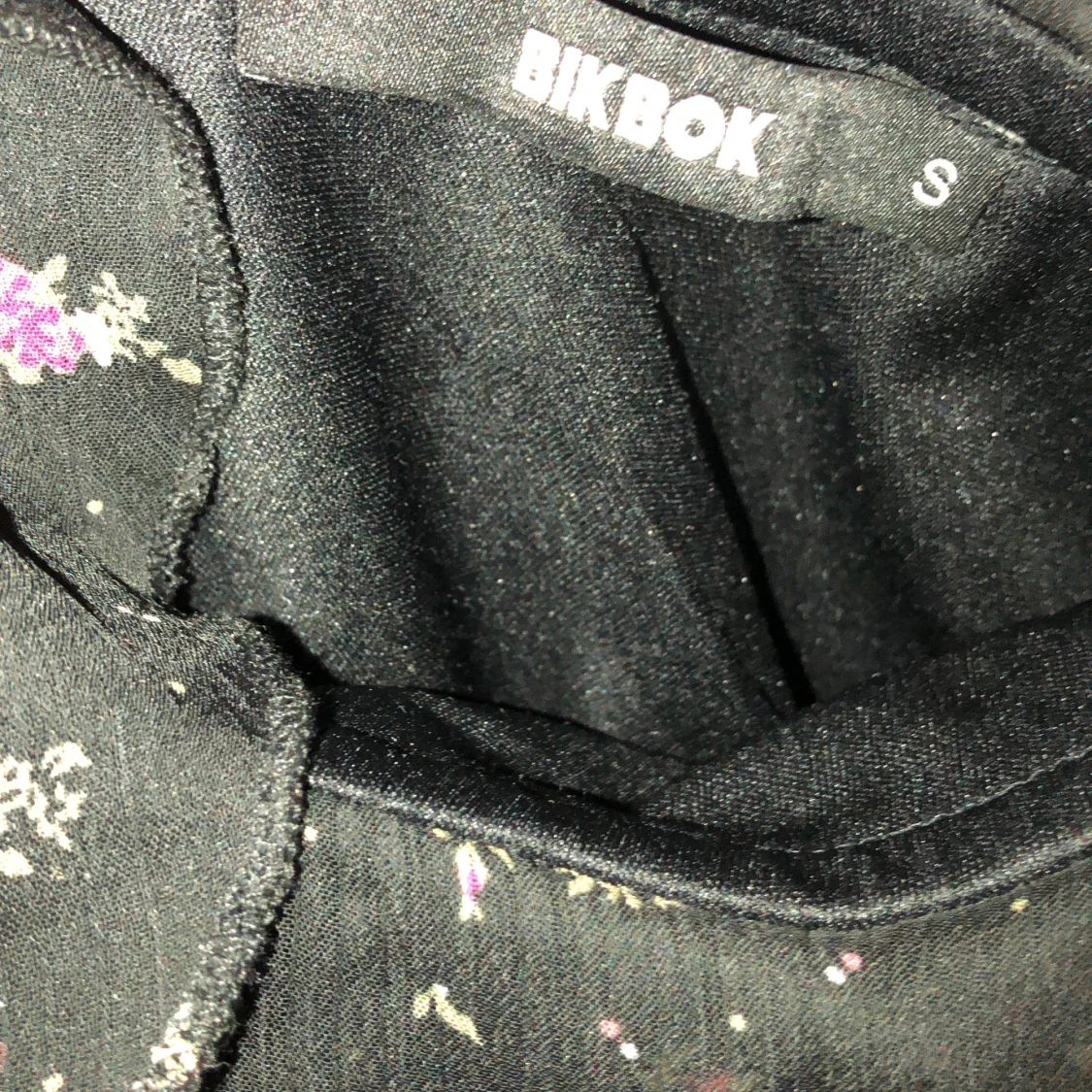 One shoulder topp/tröja från BikBok i st:S - 91