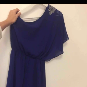 - Blå klänning Bra skick