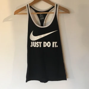  - snyggt och bekvämt linne i bra skick. hämtas i sthlm eller skickas om du betalar frakt. säljer massor (kmr mycket nytt i dagarna), mängdrabatt finnes! 