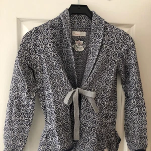  - Jättefin kofta från Odd Molly säljes. Storlek 1, vilket motsvarar Small, frakt tillkommer :) 