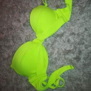 Neon grön bikini överdel med med band