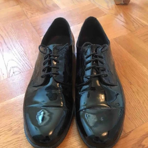  - Oxfordskor från Vagabond. Nypris 950kr, säljer för 200kr.  Använda en gång, köpta i år. 