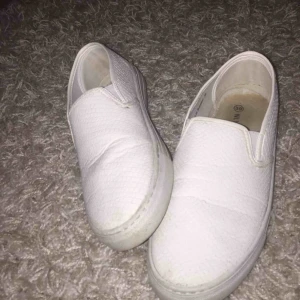  - Skor från nelly.com i. Väldigt sköna och ganska sparsamt använda, inga synliga slitningar. Köpare betalar frakt