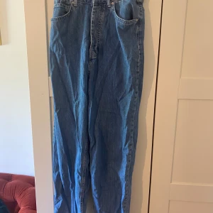 Min jeans - Jeans zara, strl 32. Passar 32-36