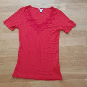 Röd tröja  - Från New yorker 