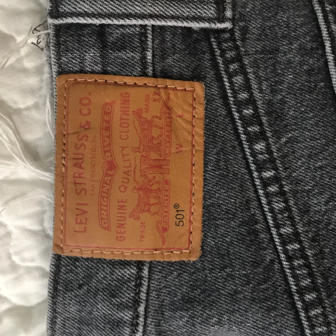 Gråa Levis 501  - 90