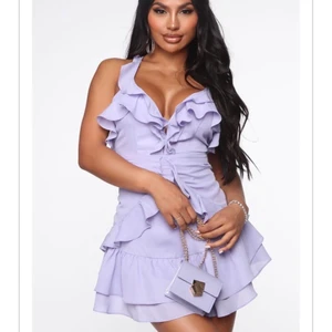 Klänning  - Klänning helt ny, provat en gång bara, small 