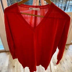 zara tröja orange - nästan nytt 