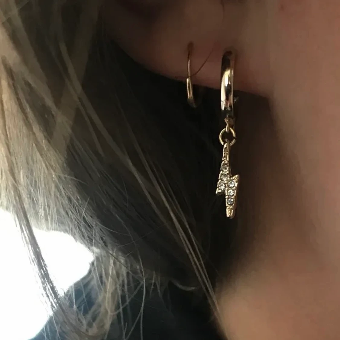 Blixt örhängen säljes  ⚡️ ❤️🙏🏼⚡️😢😊 - 90