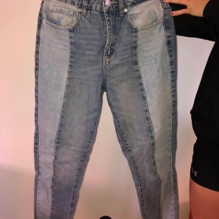 Jeans från garage, storlek 05, skulle tro att det är som S. Högmidjade i fint skick!. Jeans & Byxor.