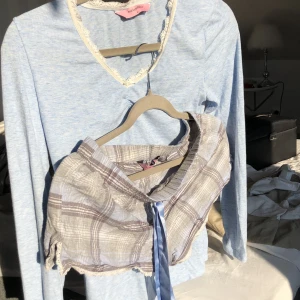 Pyjamas  - Använd fåtal gånger. Bra skick. Köparen står för frakten. Tröjan är i S och shortsen i M. 
