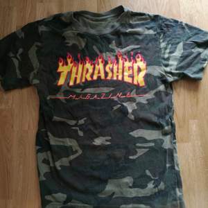 Thrasher x camo, storlek S. Använd men i gott skick! Frakt tillkommer. 