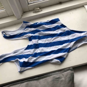  - Kan mötas upp i göteborg eller skicka, då står köparen för frakten. Kolla gärna in min sida och fynda! 🌸